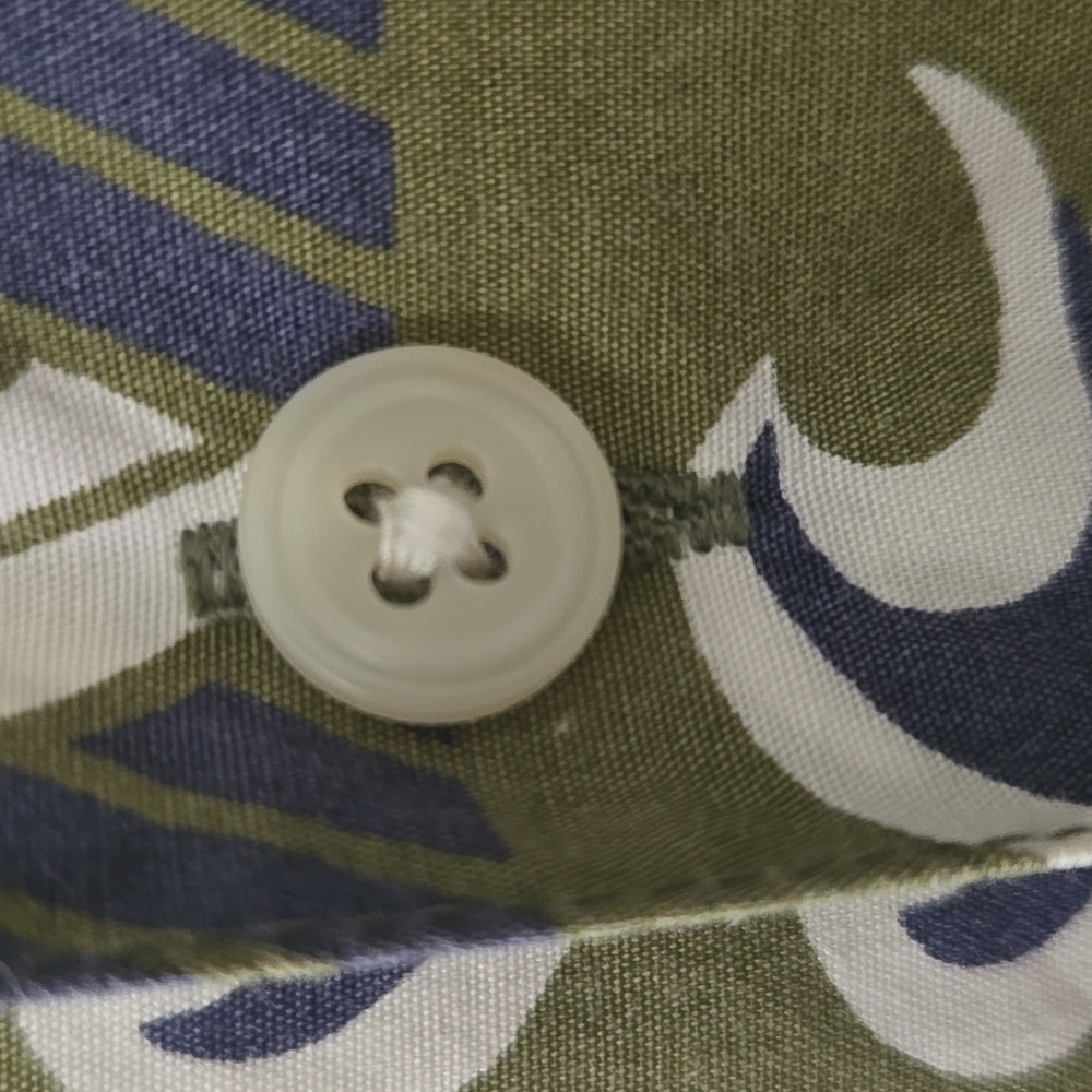 Old Navy Green and Blue Patterned Men's Shirt - Picture 6 of 9